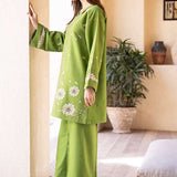 Green embroidered 2-piece suit with keyhole neckline and floral details