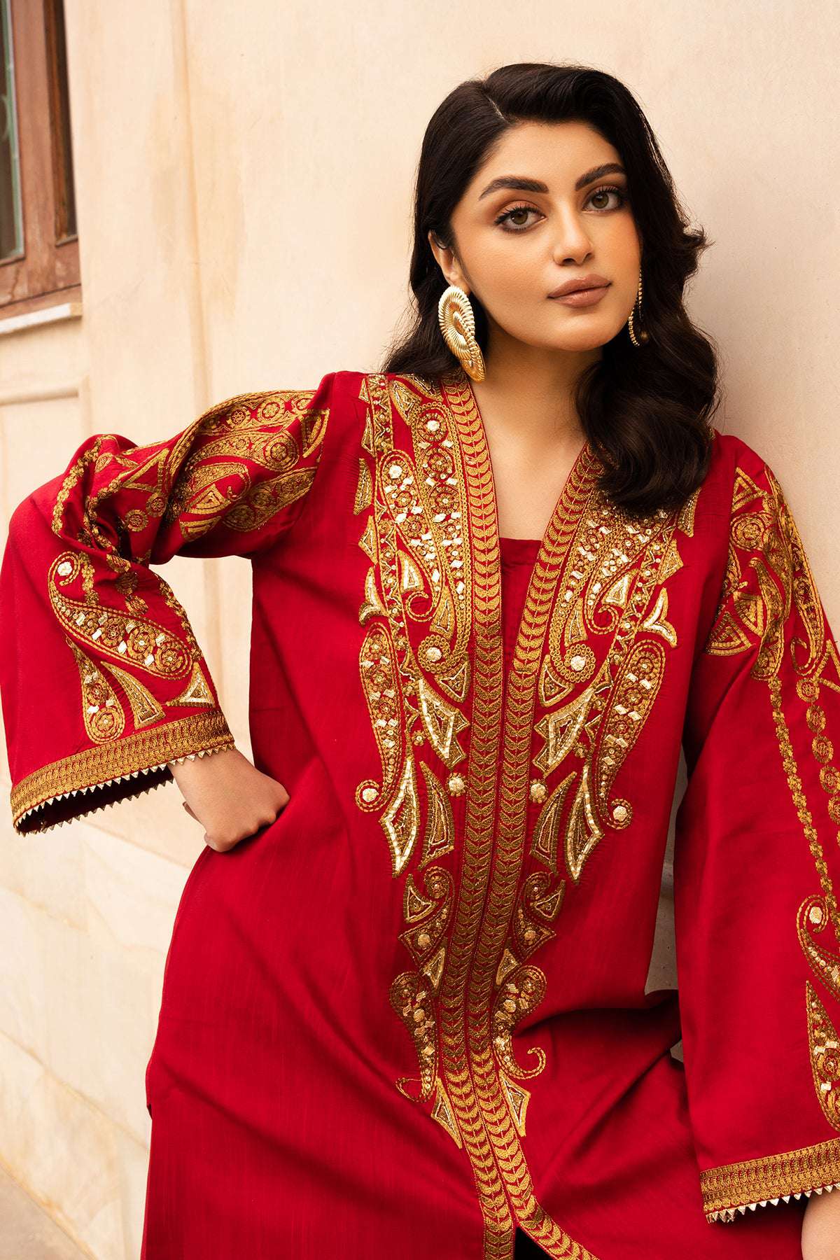 Aabroo embroidered raw silk party wear dress with organza dupatta.

