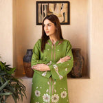 Green embroidered 2-piece suit with keyhole neckline and floral details